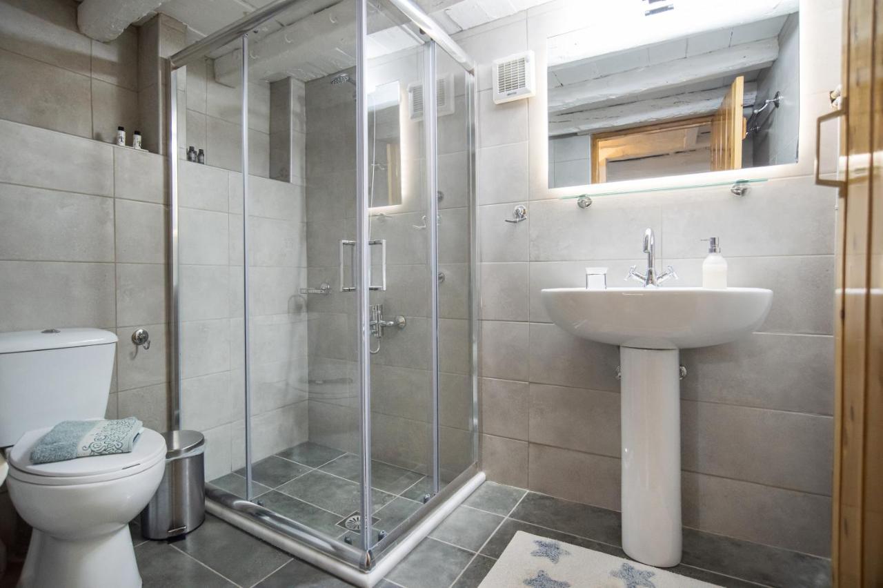 Elia Apartments Chrisso Делфи Екстериор снимка