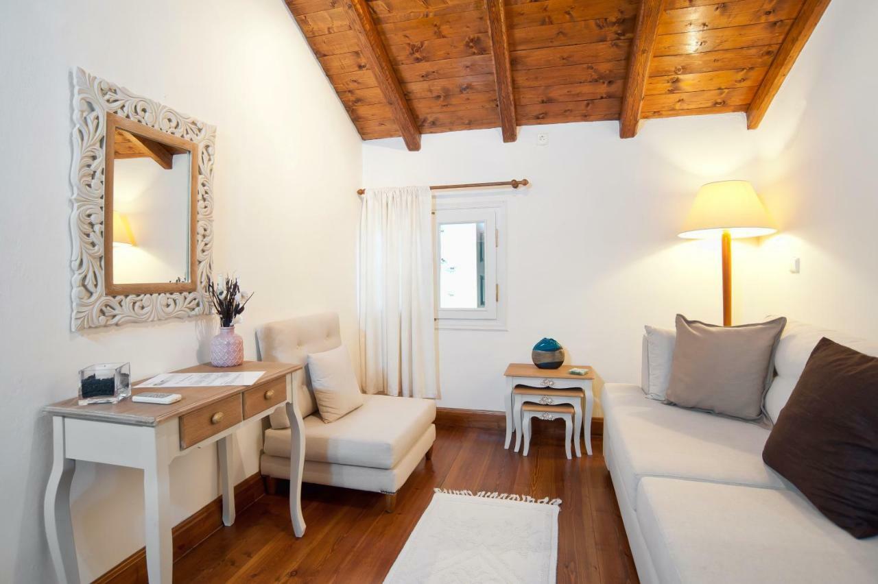 Elia Apartments Chrisso Делфи Екстериор снимка
