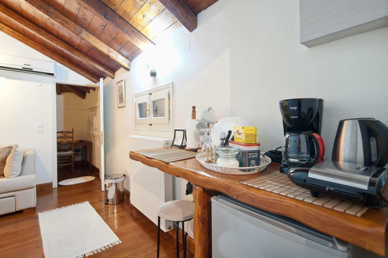 Elia Apartments Chrisso Делфи Екстериор снимка