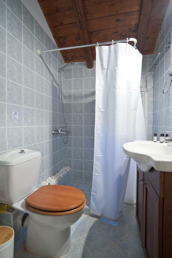 Elia Apartments Chrisso Делфи Екстериор снимка