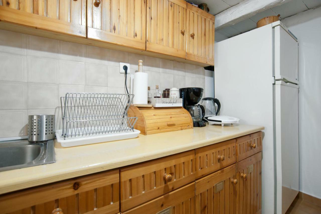 Elia Apartments Chrisso Делфи Екстериор снимка