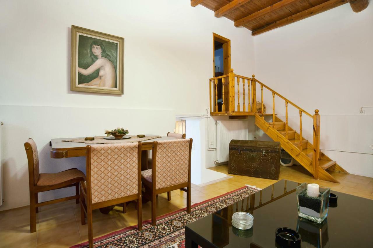 Elia Apartments Chrisso Делфи Екстериор снимка